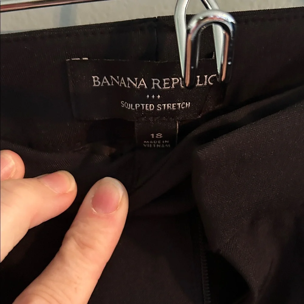 Banana Republic Sculpted Stretch Black Trousers - Picture 3 of 5